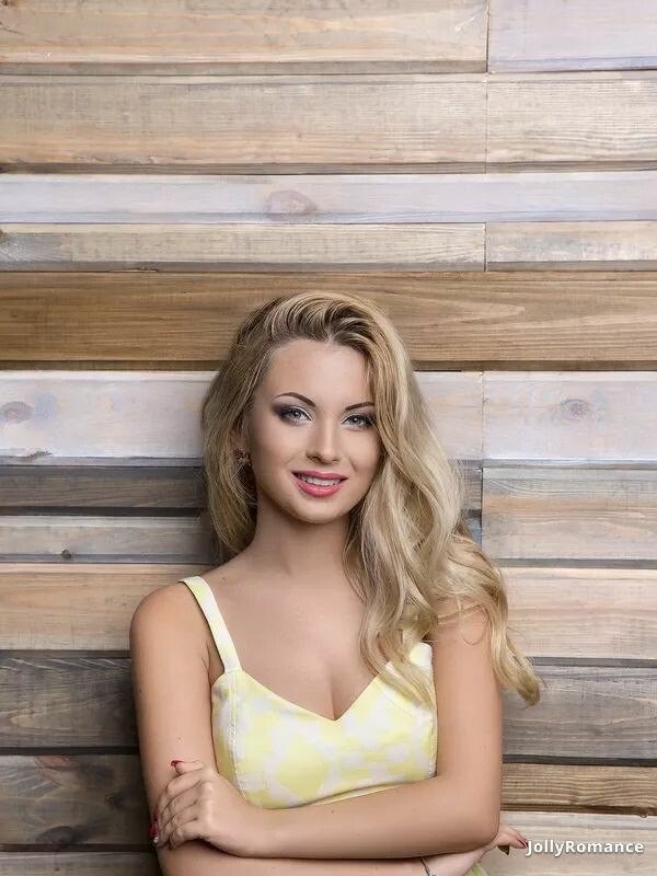 Elena Profile image 2