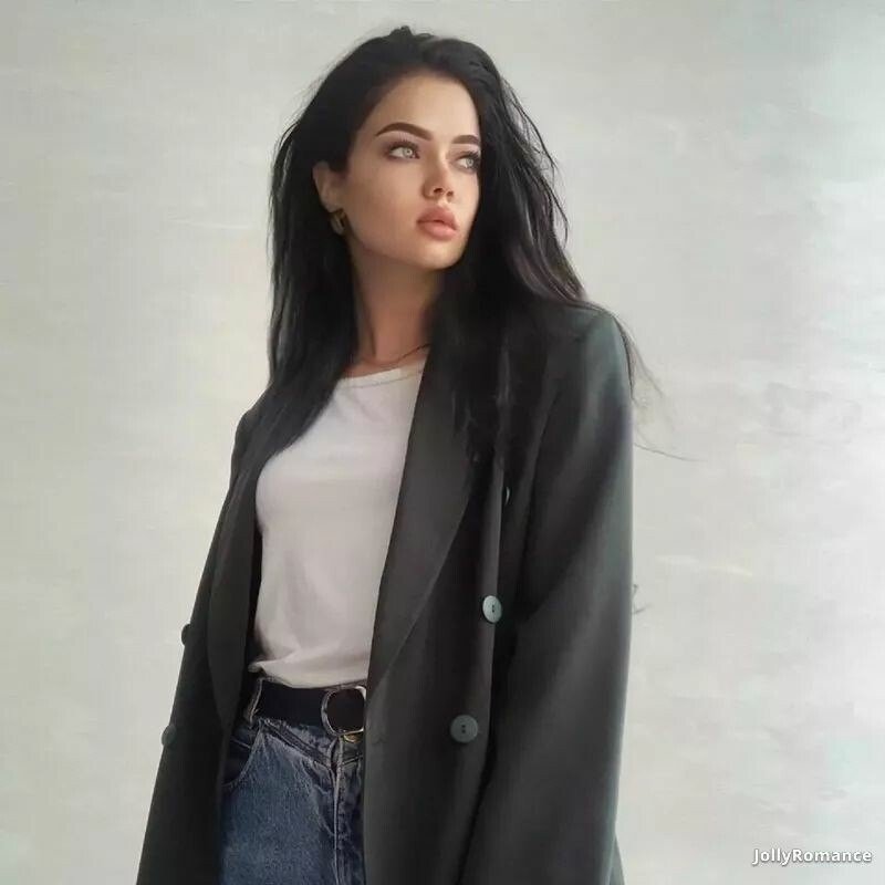 Diana, 28