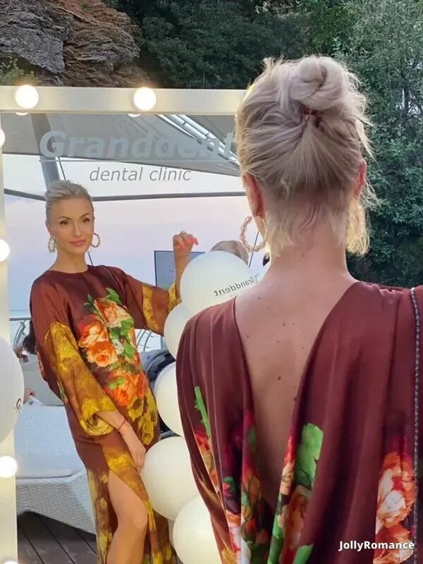 Yana Profile image 5