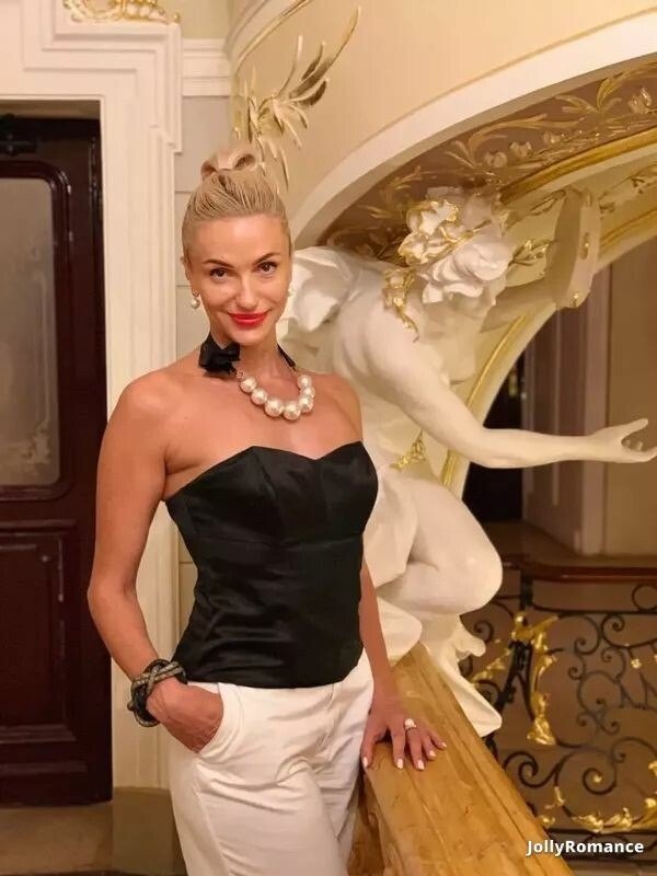 Yana Profile image 3