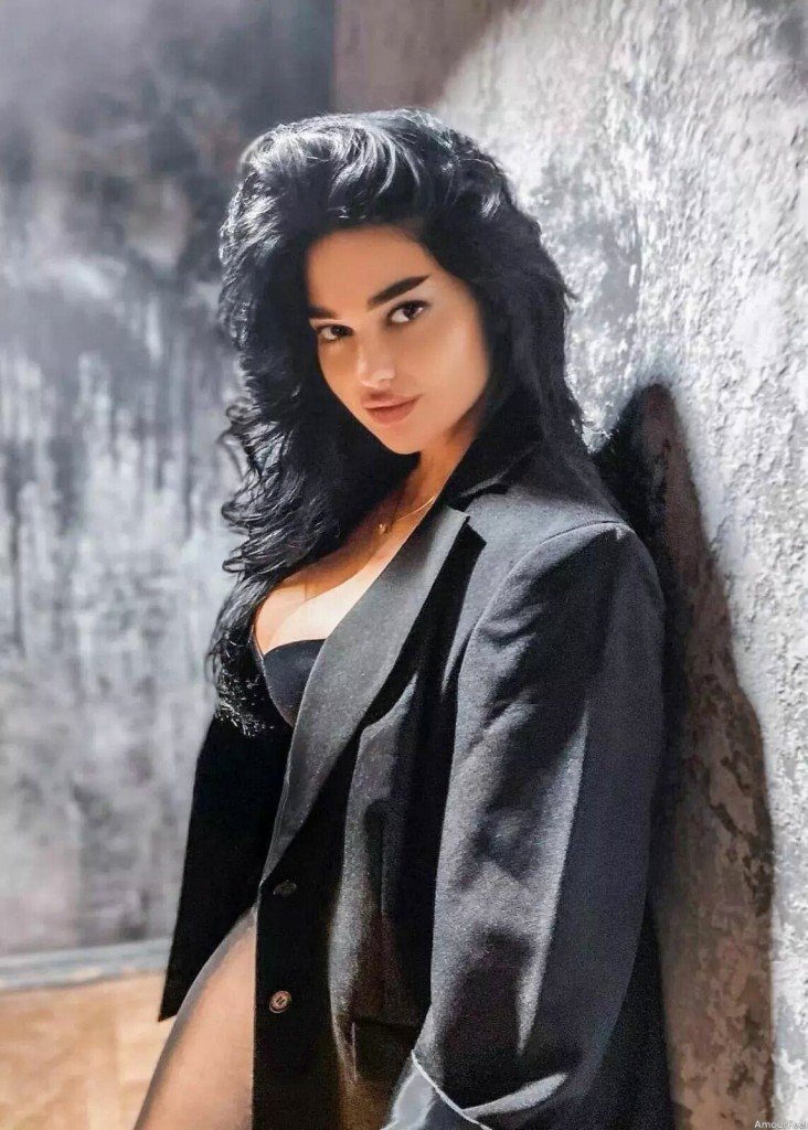 Alina Profile image 2