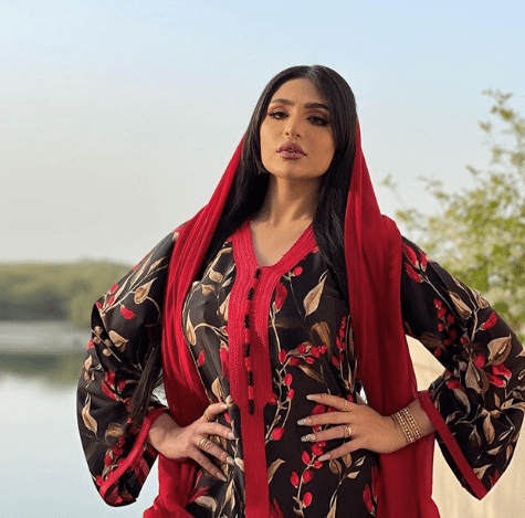 Elham, 23