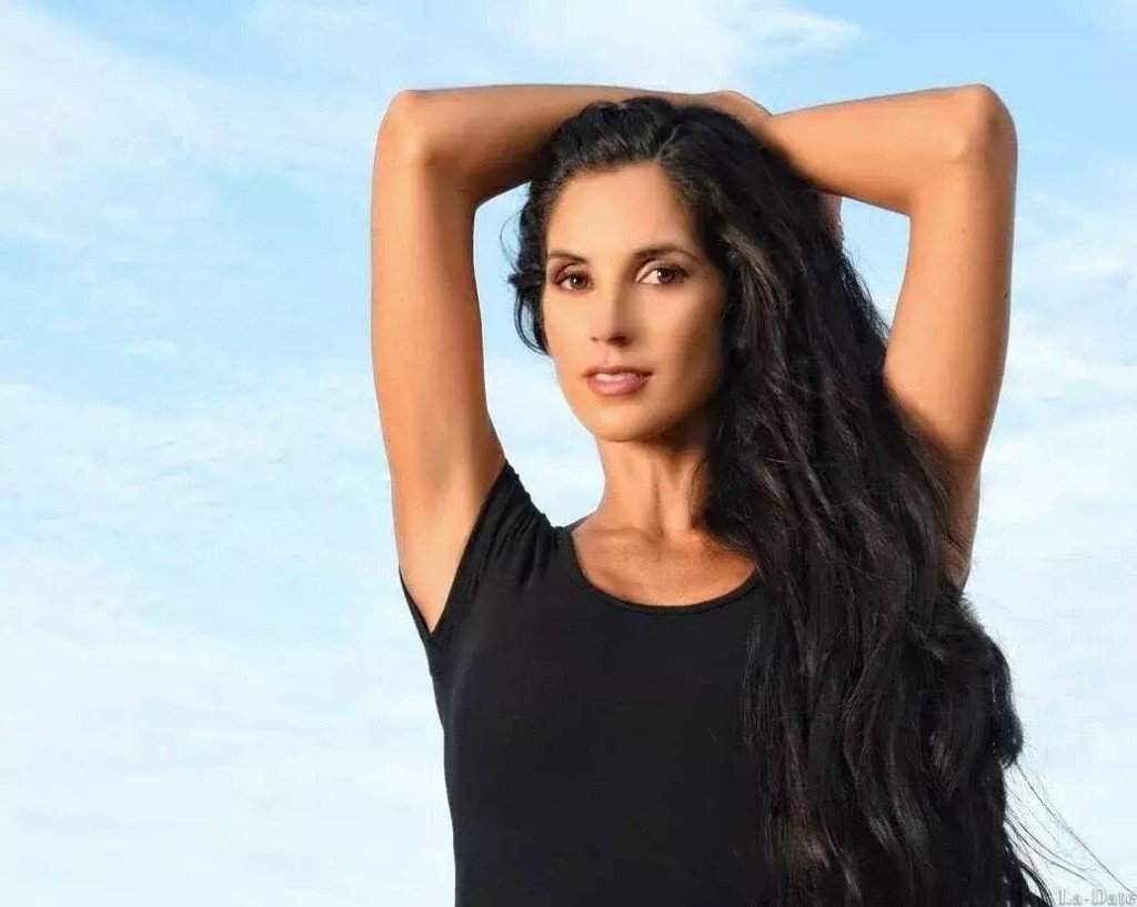 Carolina, 36