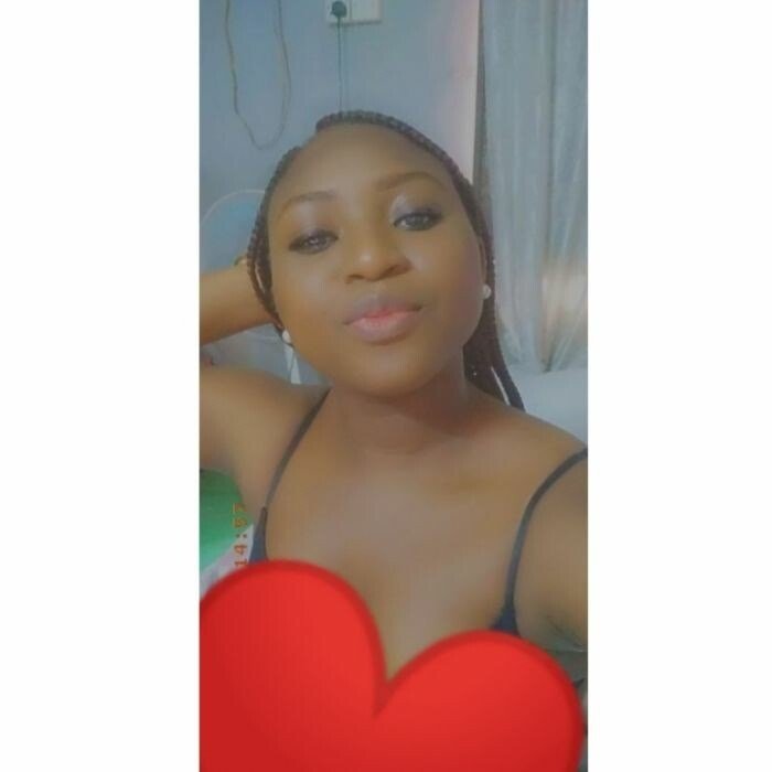 SarahShops02 Profile image 2