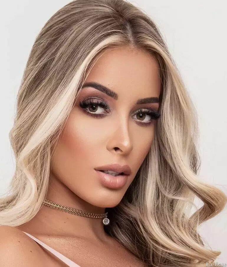 Miriam, 25