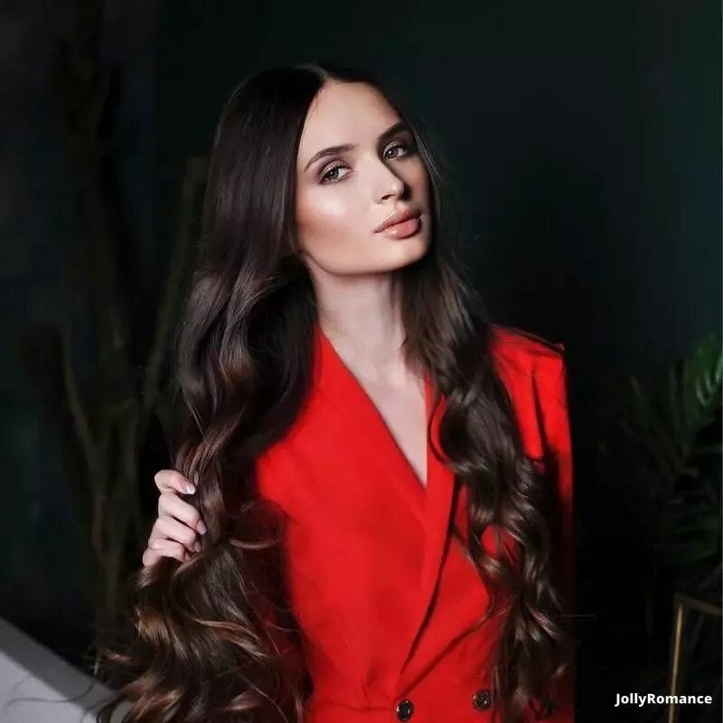 Elana, 23