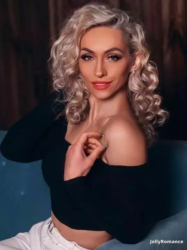 Elena, 40