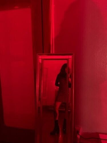 DiscerningBelle Profile image 1