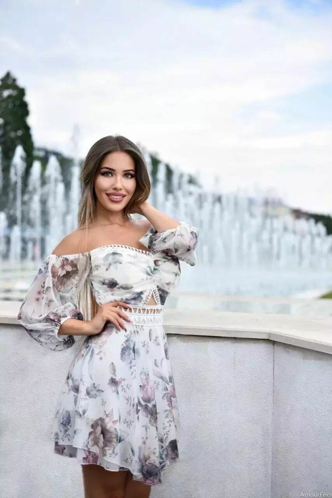Polina, 23