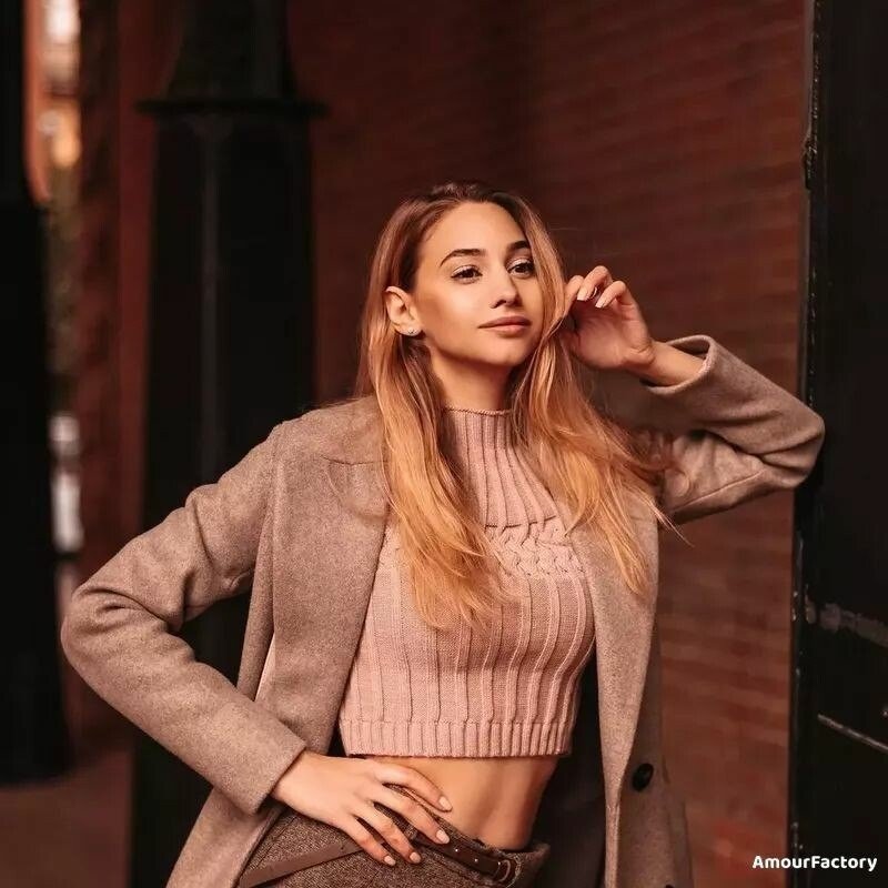 Anastasia, 27