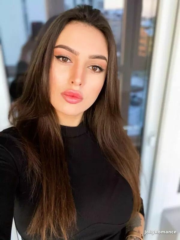 Anna Profile image 3