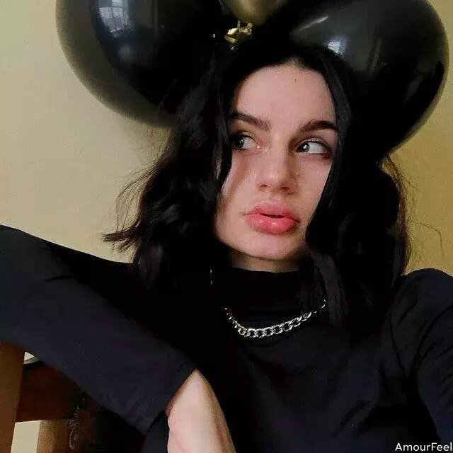 Hana, 26