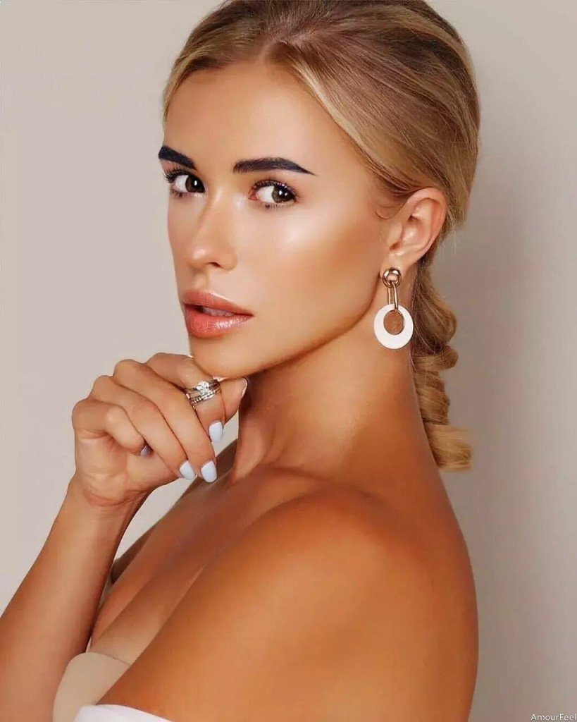 Oleksandra Profile image 4