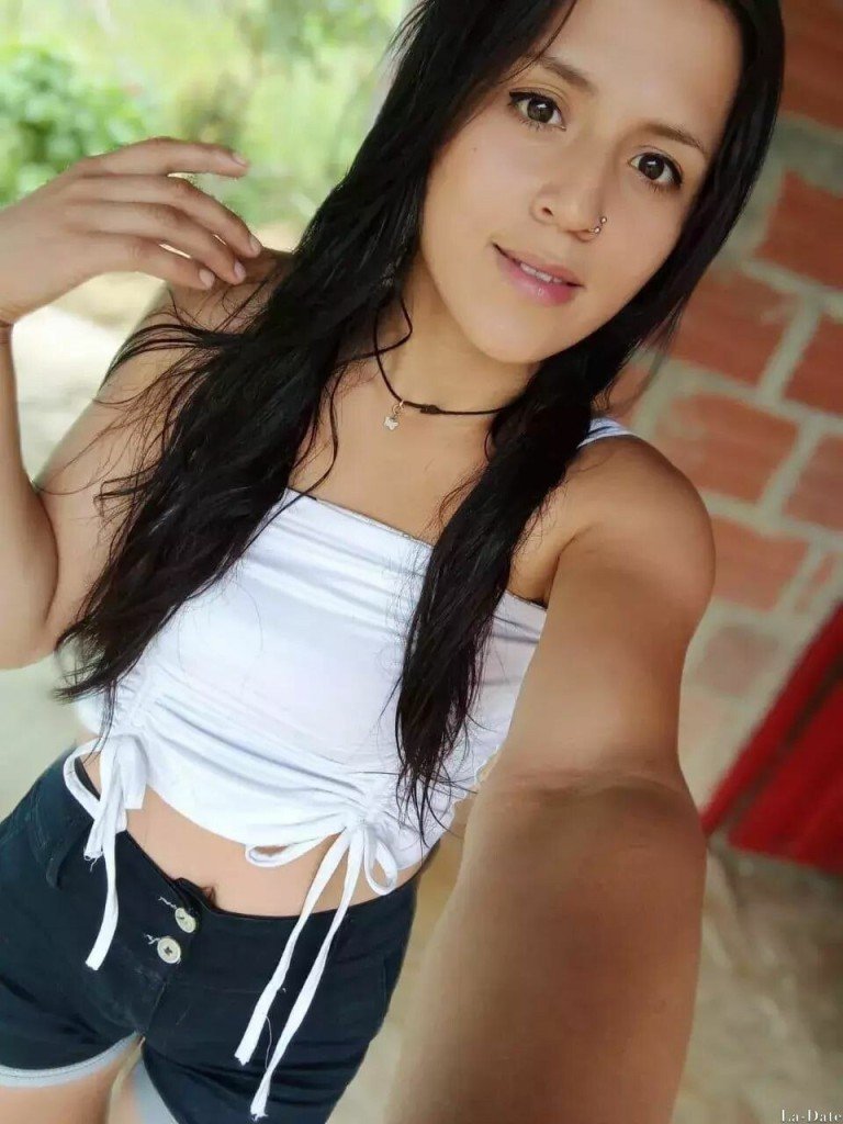 Daniela Profile image 5