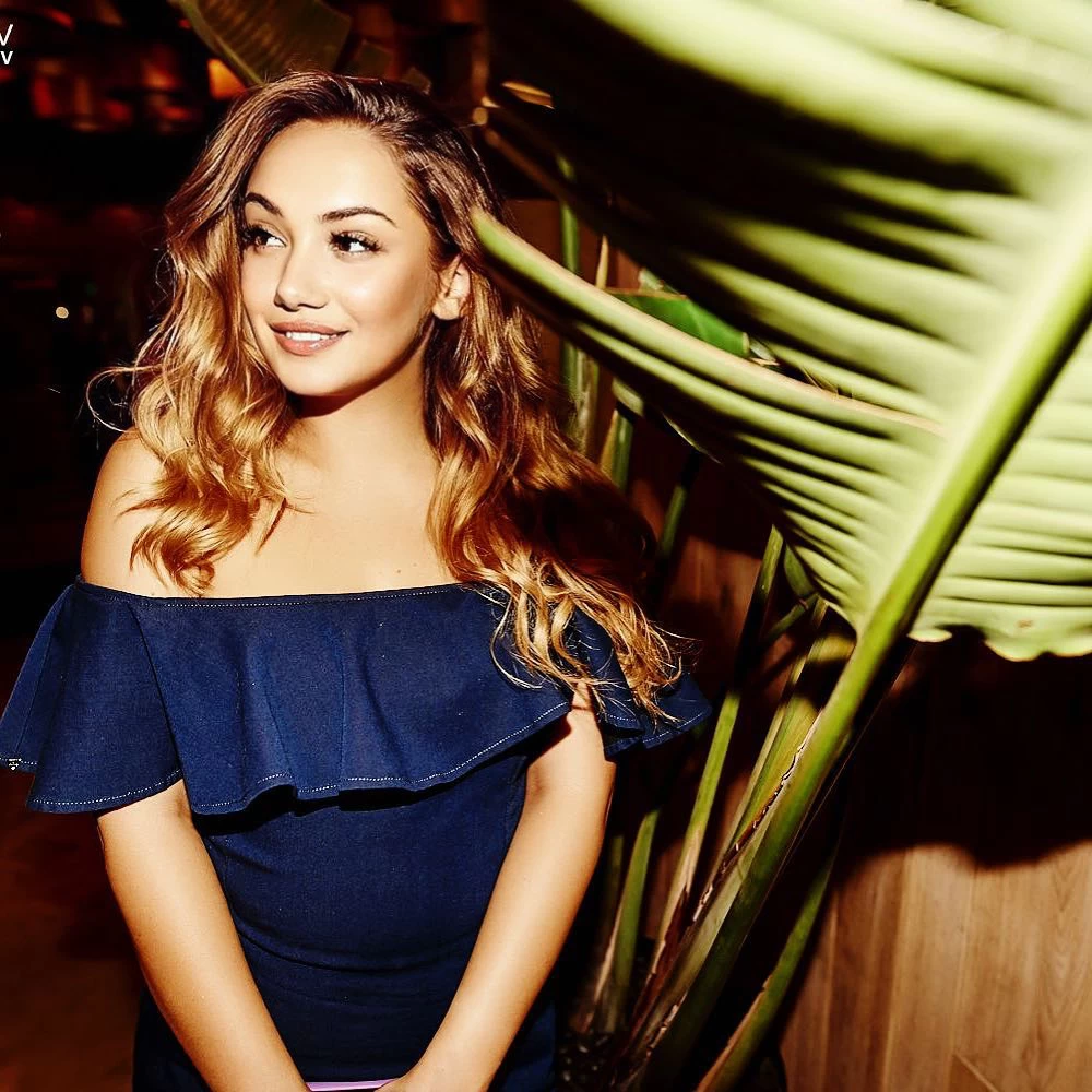 Anna Profile image 6