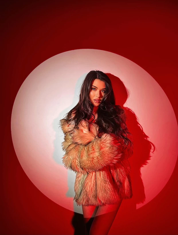 Alina Profile image 14