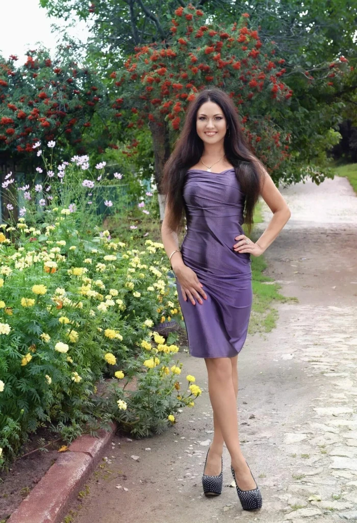 Szilvia, 42